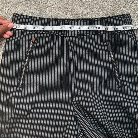Hollister black and white pinstriped ultra high-rise skinny’s! - Picture 7 of 12